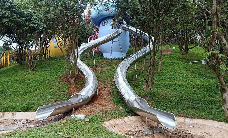 供应广西陆地中型室外平板滑道不锈钢滑梯无动力游乐设备