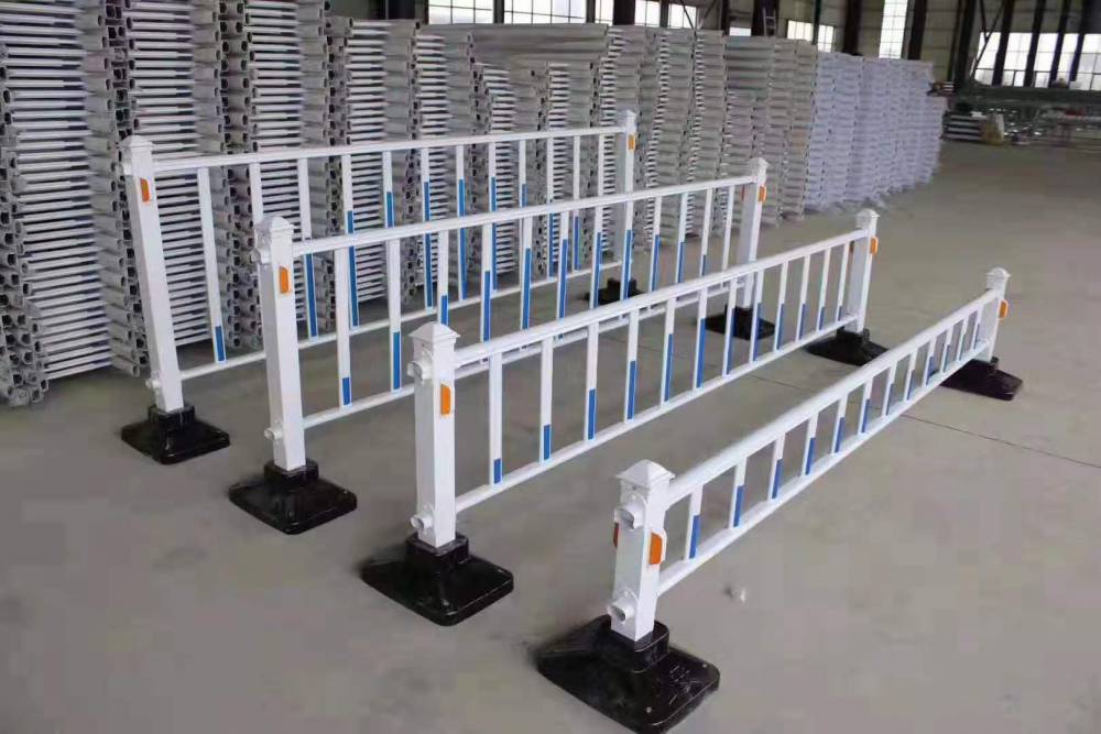 山西运城道路护栏厂家人车分流围栏小区广告板护栏京式护栏