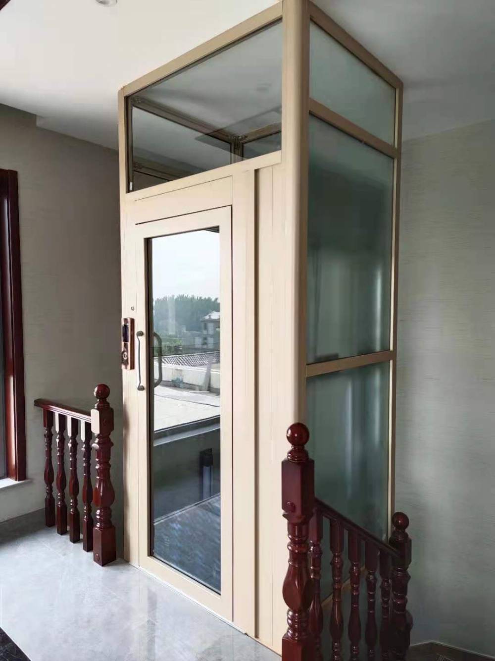 【鸿途智能别墅电梯家用 阁楼电梯 复式电梯 小型电梯 曳引电梯图片】