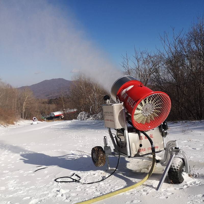 诺泰冰雪体育用品有限公司具有多年从事滑雪场设备与装备的丰富经验