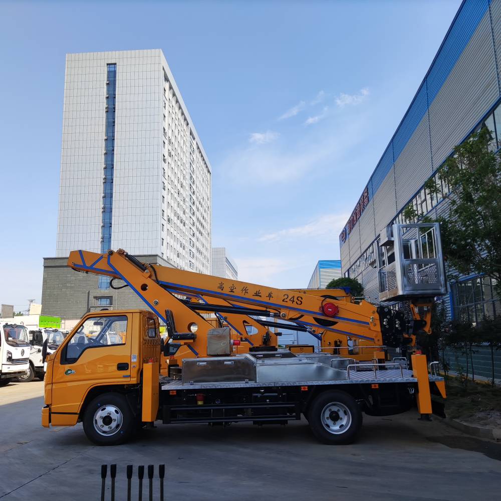 作业幅度15米的江铃伸缩式登高车23米蓝牌高处作业车