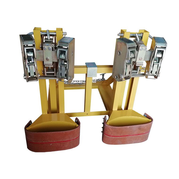 叉车油桶夹具鹰嘴油桶夹鹰嘴叼扣双桶夹抱桶器化工桶桶夹