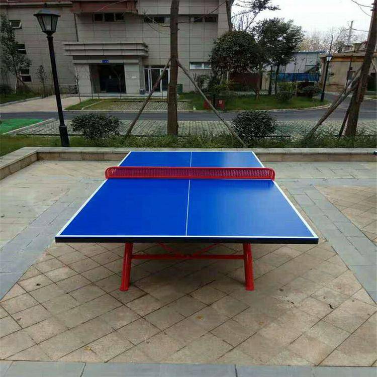 1525米:乒乓球台场地的大小标准:足球场的1/73,网球场的1/7那么大,用7