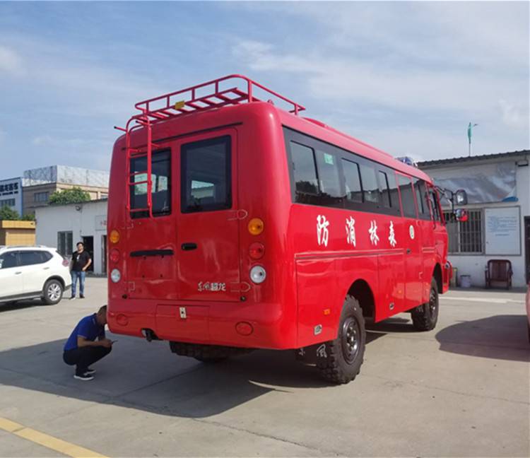 东风四驱越野房车4x4沙漠越野客车柴油国六170马力