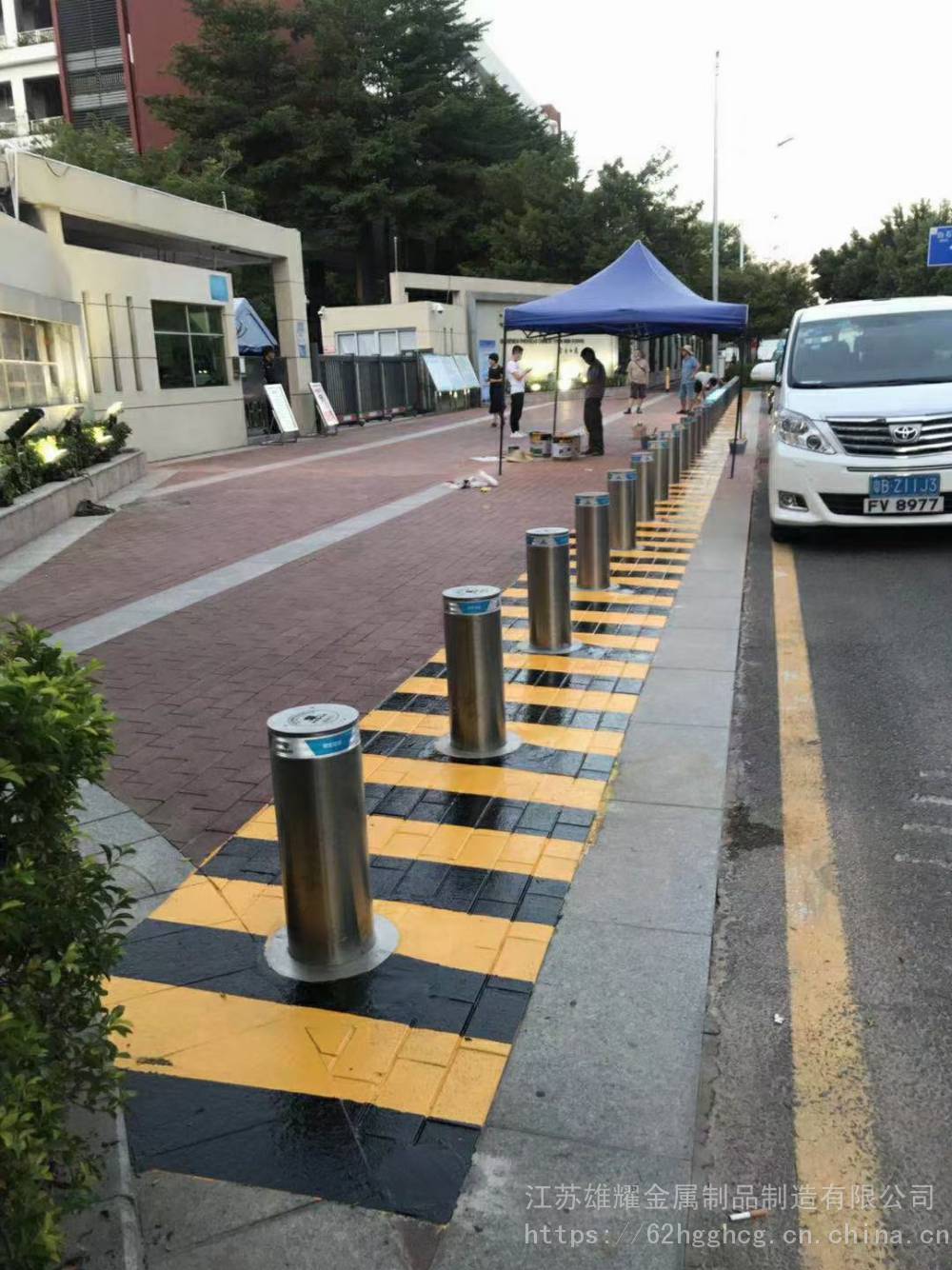 304不锈钢防撞防水路桩车位手动半自动液压式阻车路障多种规格升降柱