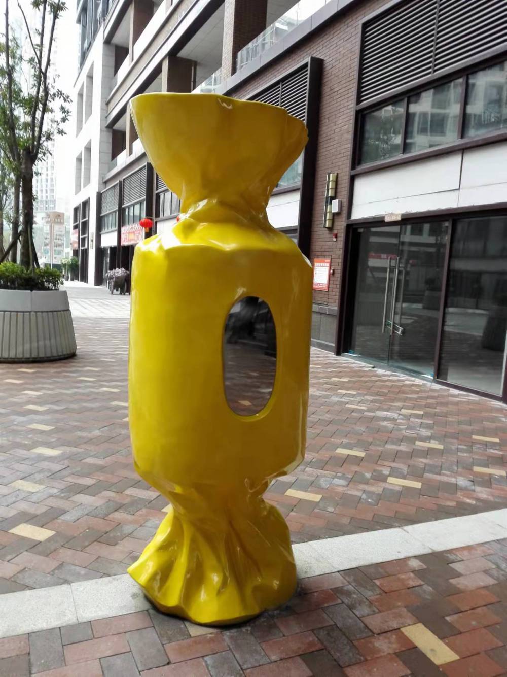 玻璃钢房地产景观糖果造型垃圾箱雕塑