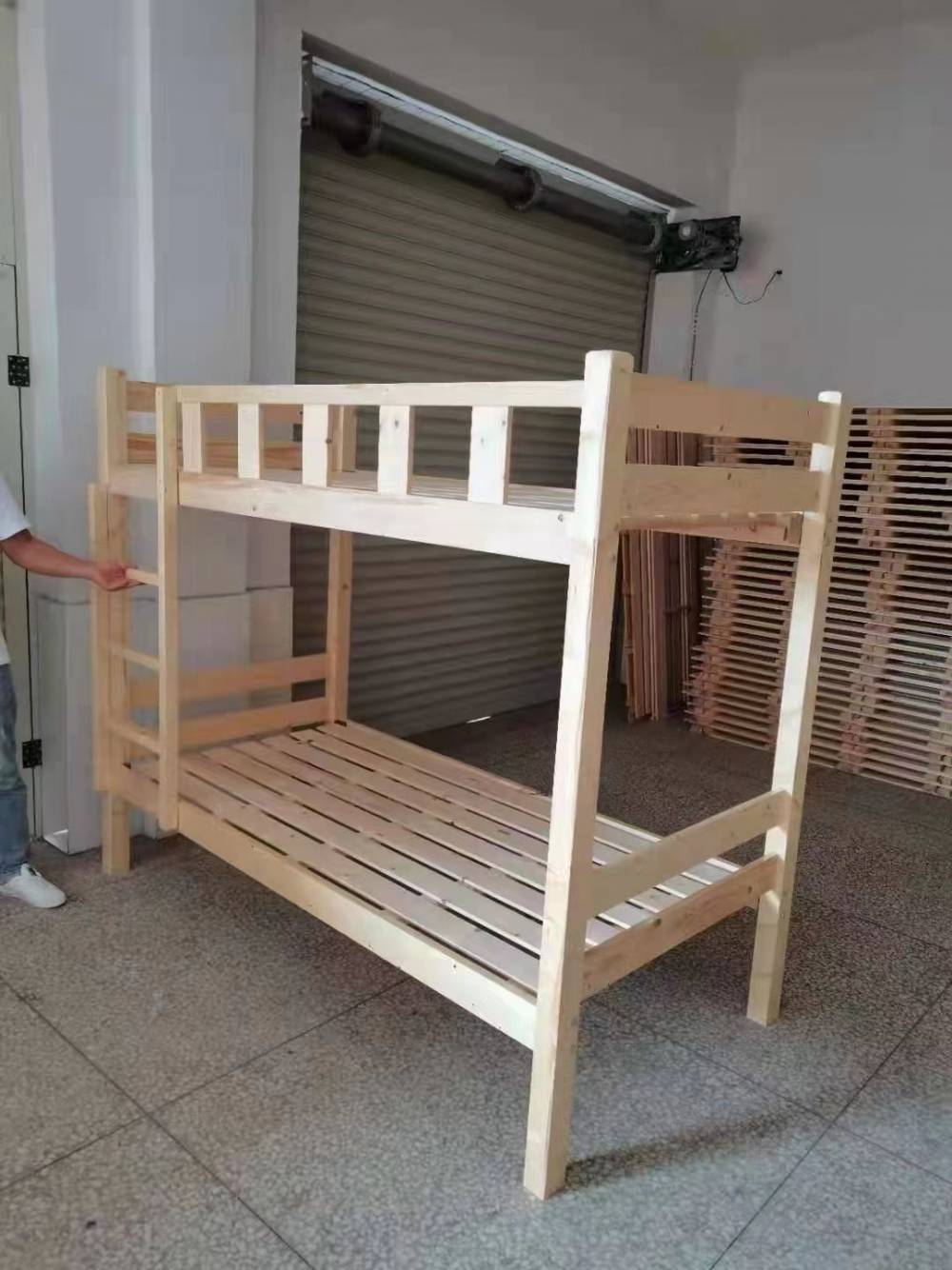 防城港港口上下铺铁架床SF员工宿舍高低床款式多多