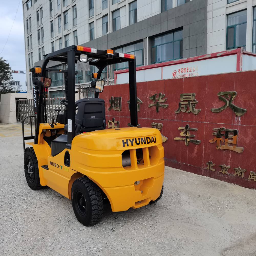韩国现代3吨内燃平衡重式叉车hd3035经济型柴油叉车销售