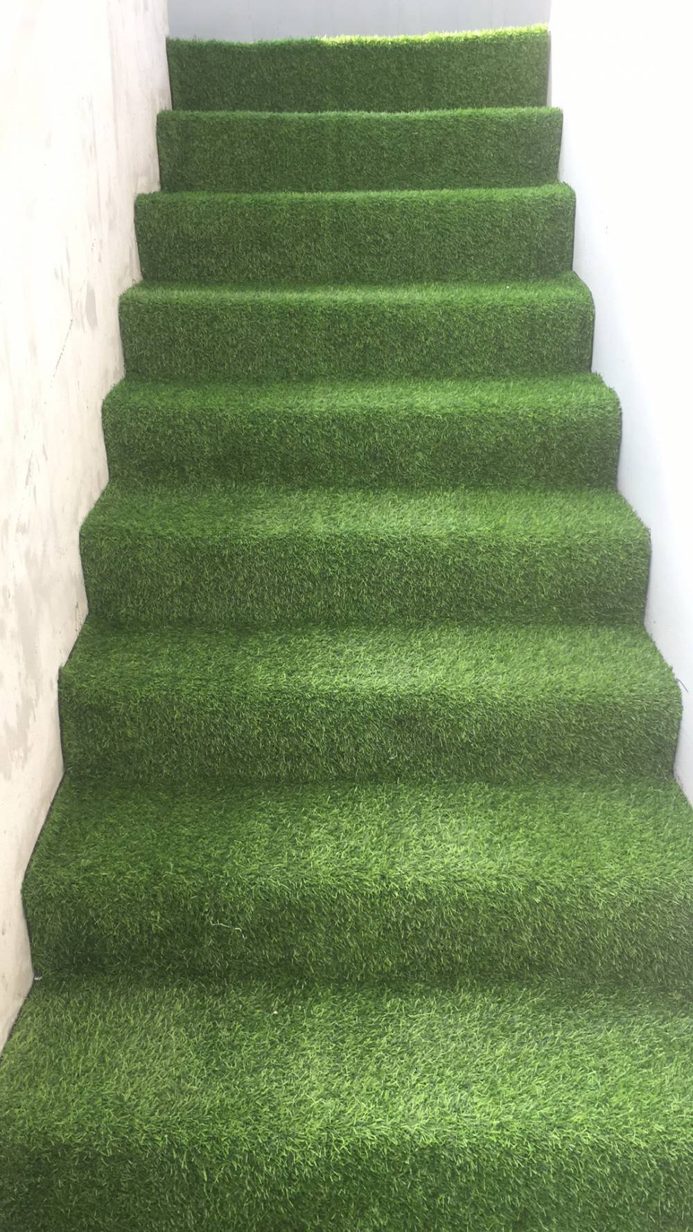 围挡草坪通道草坪庭院草坪高仿假草楼梯铺设工厂包铺包撤