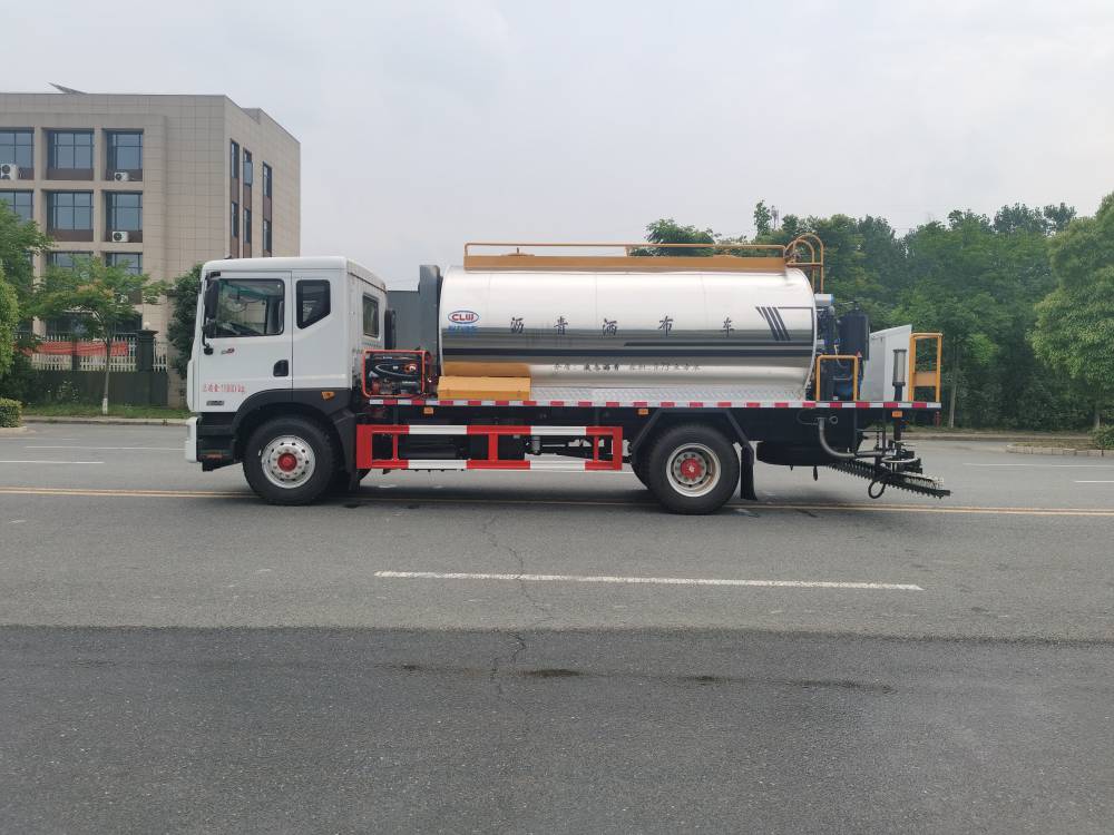 重汽12方吨大型沥青车带保温升温功能免运费订制