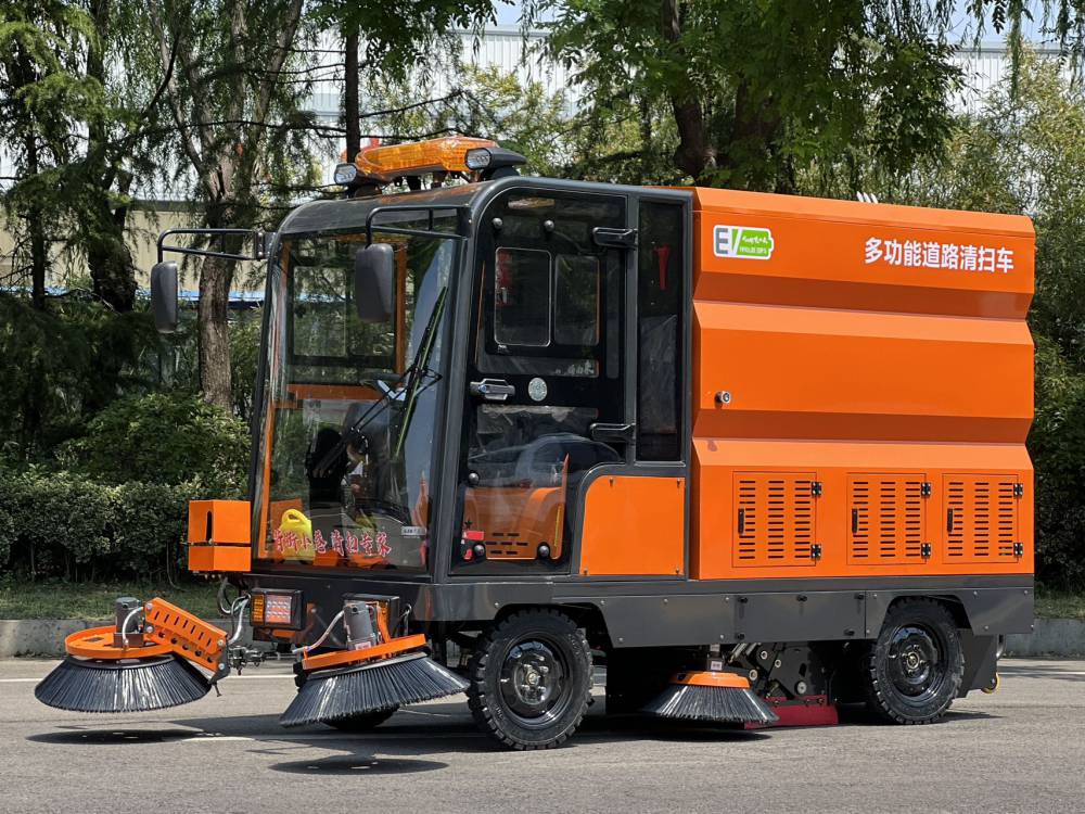 科腾环卫扫地机中型驾驶式扫地车封闭式五刷清扫车48v200a