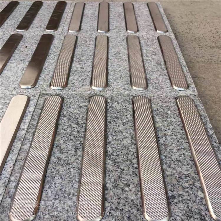 金聚进304不锈钢盲道钉导盲钉防滑钉止步钉35mm菠萝钉