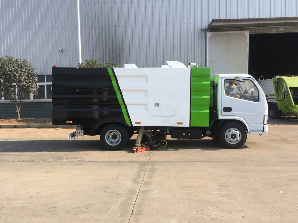 吸尘车