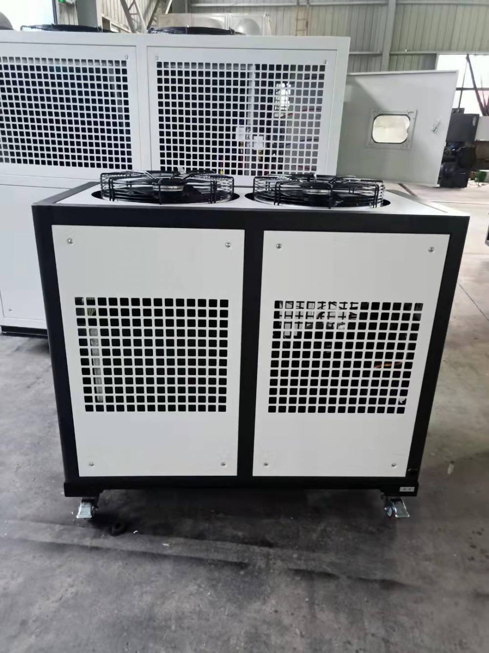 风冷型箱式冷水机LDSF-05制冷量14KW冷冻水流量2.25m³每小时
