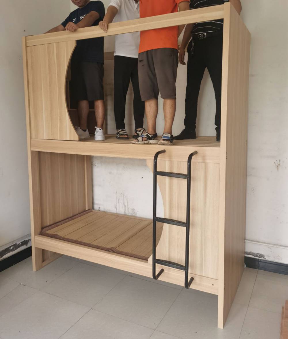 莱西艺考太空舱上下床