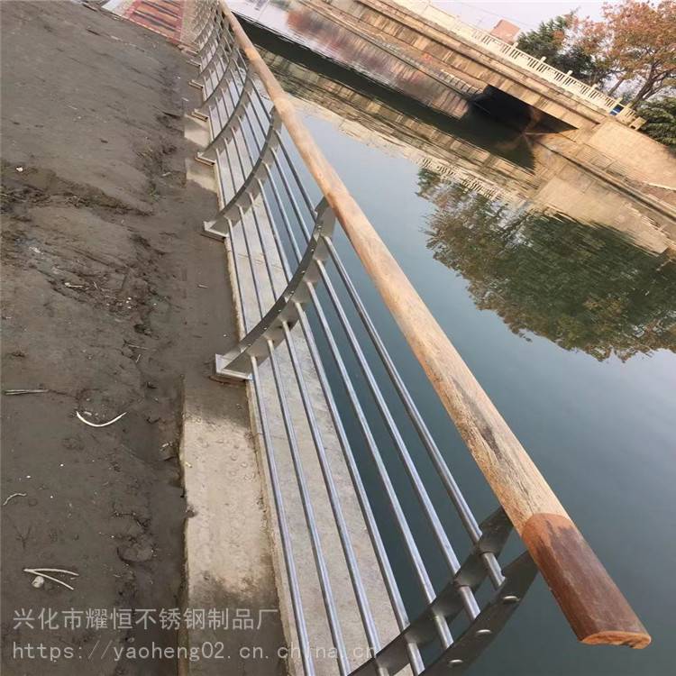 马路隔离防护 不锈钢玻璃立柱 316不锈钢栏杆 精品抛光