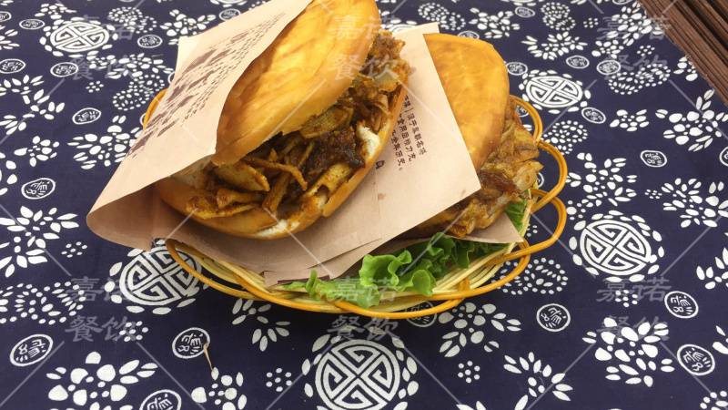 南郊哪有小吃培训学校学油炸串串夹馍烤面筋技术