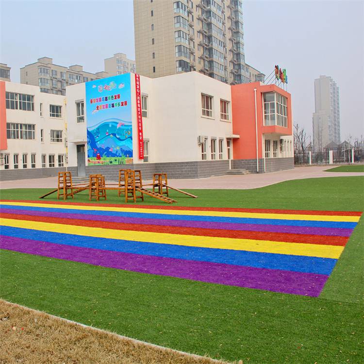 幼儿园假草皮 万立森人造绿草坪 滁州幼儿园人造草坪定制