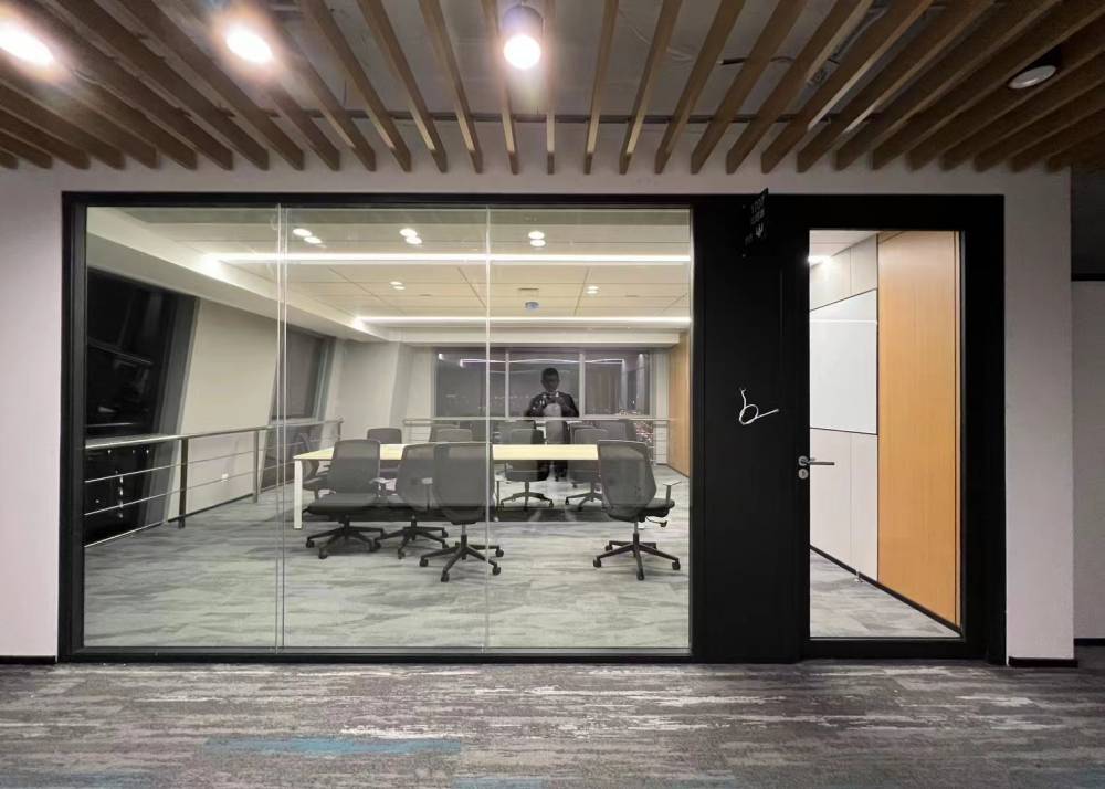 60款 通透无框 单玻高隔断 隔音性能好