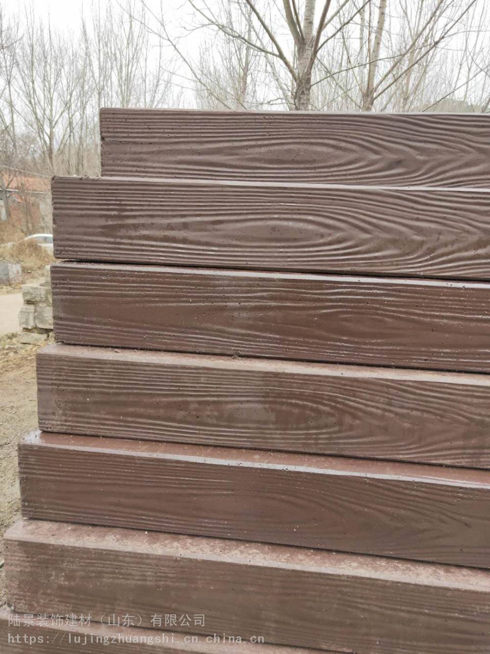 临沂混凝土水泥仿木纹铺板生产厂家水泥仿木汀步铺板款式多种