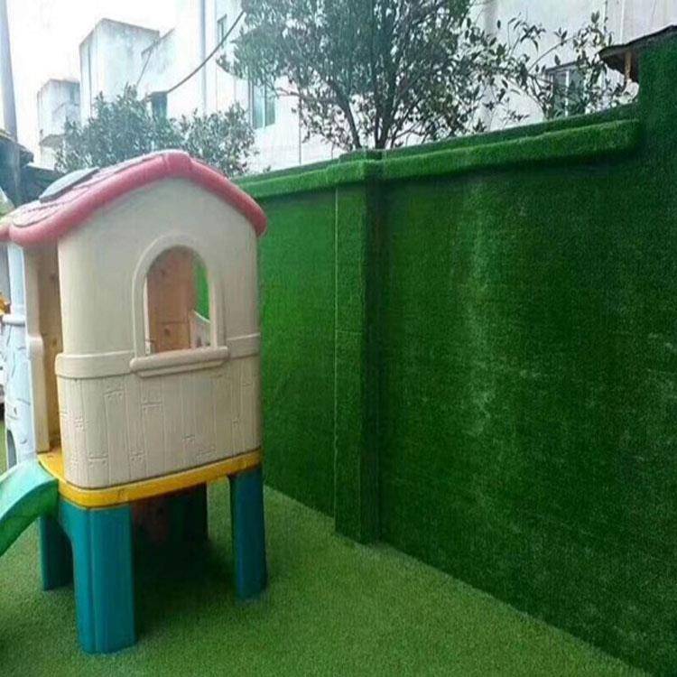 2.5米宽高工地围墙绿草坪 人工塑料草坪围挡 工程围挡仿草坪