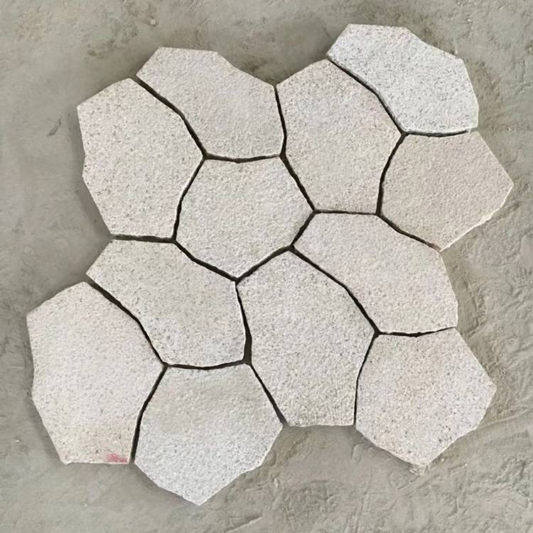 广场铺地花岗岩碎拼火烧面芝麻白冰裂纹公园铺地砖