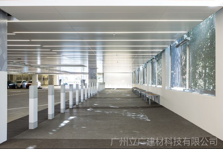 9428906133_1960498960