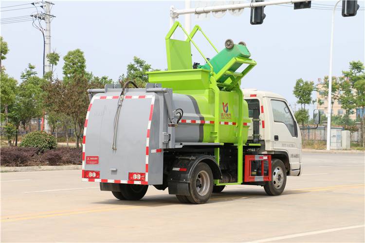 5吨餐厨垃圾车方罐餐厨车带高压清洗功能饭馆潲水运输车