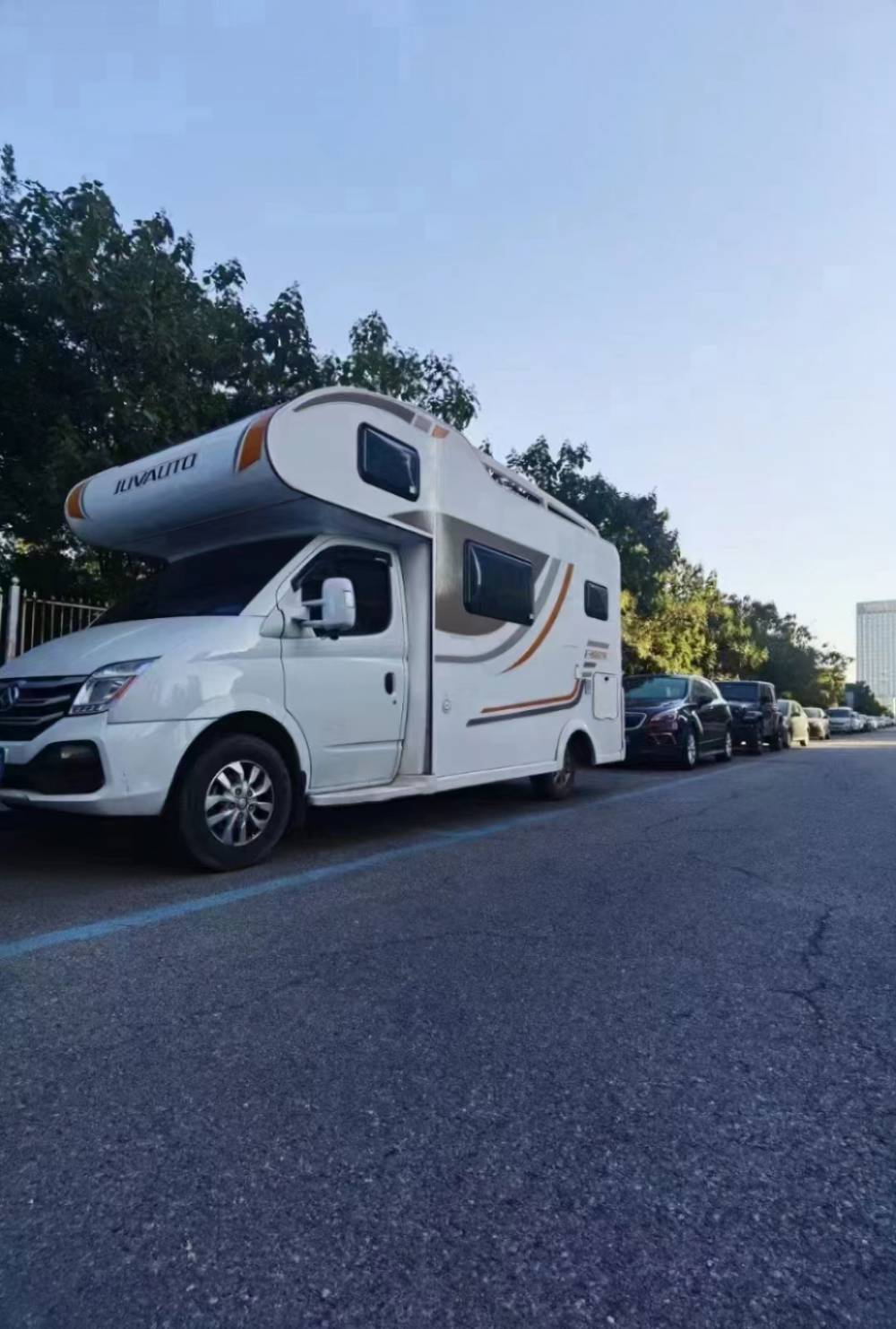 陕西西安二手房车19年底巨威大通v80c型房车个人一手非营运