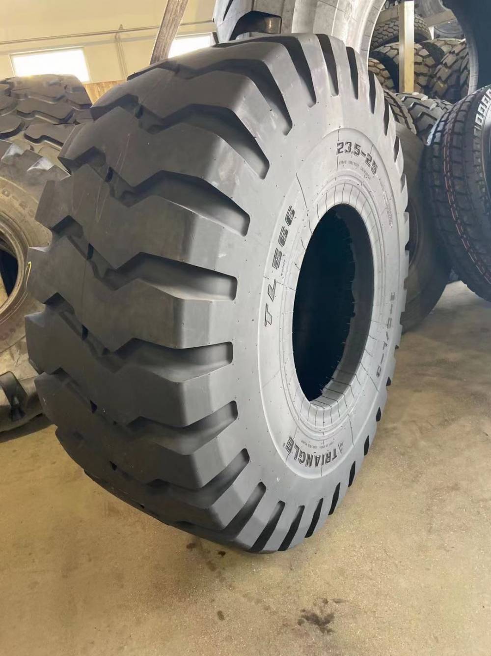 装载机轮胎小型铲车轮胎四驱液压930鲁工明宇928型号抓草机装载机轮胎