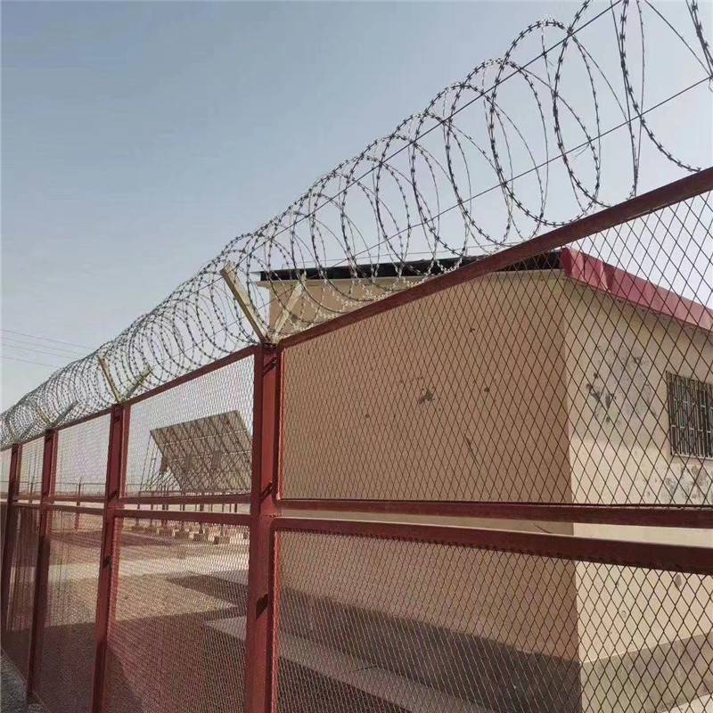 热镀锌刀片刺绳围墙防护刀片滚笼墙头防爬刀片刺钉