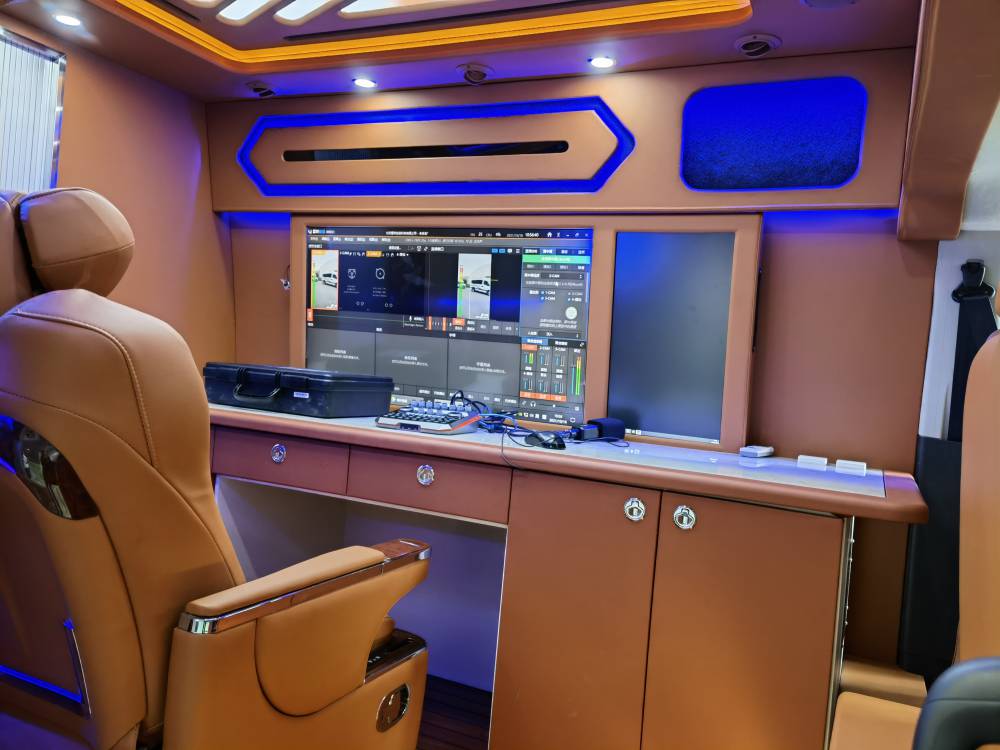 福特v362汽油版网红直播车自动挡自媒体直播带货车