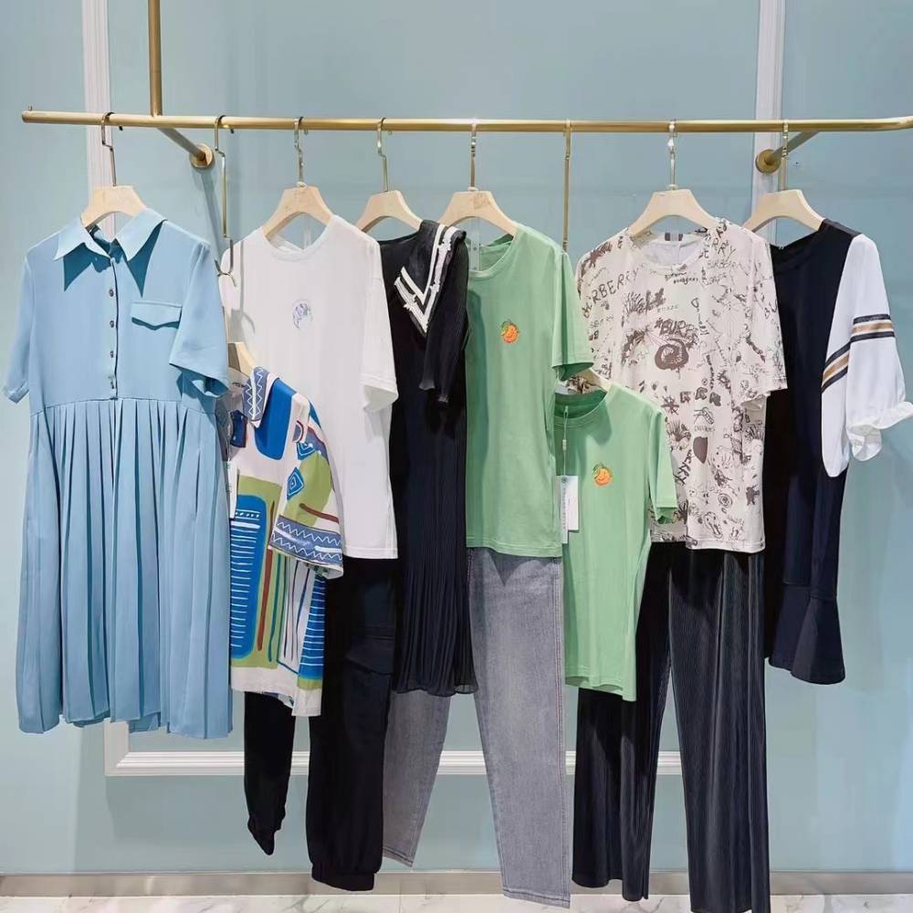 柚丁女装尾货渠道上海品牌柚丁折扣女装库存供应