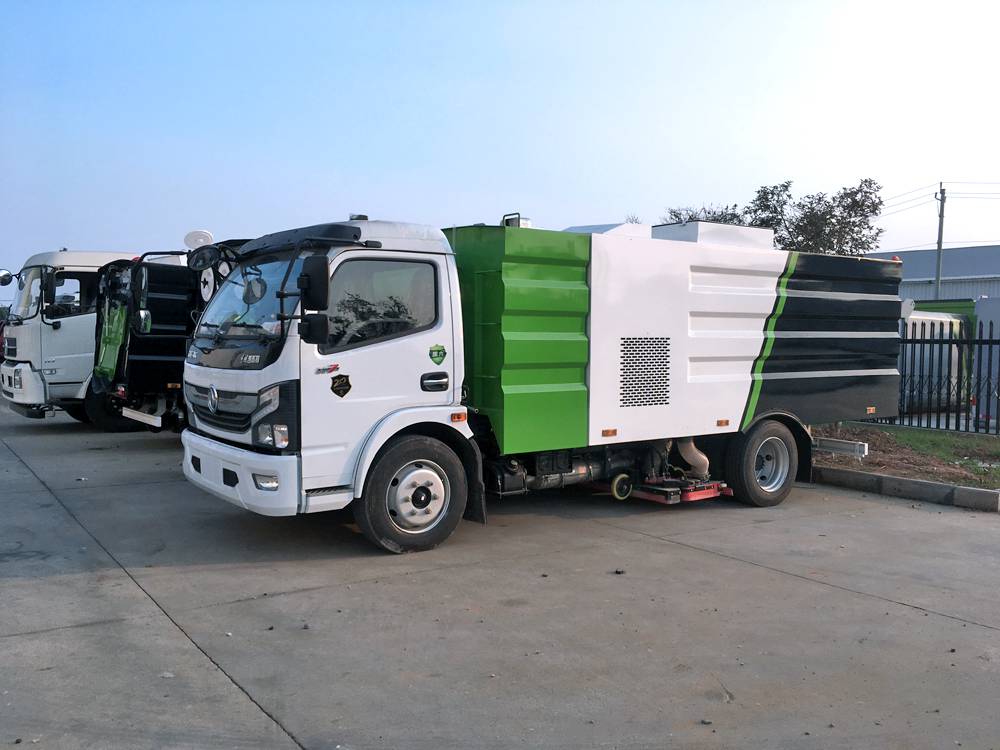 吸尘车