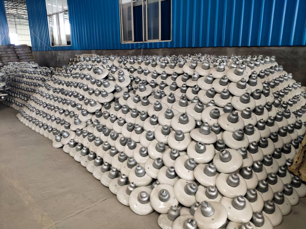 悬式绝缘子xp40cu40u40c萍乡欧姆绝缘子电瓷釉色白色耐污耐雷击爬距大