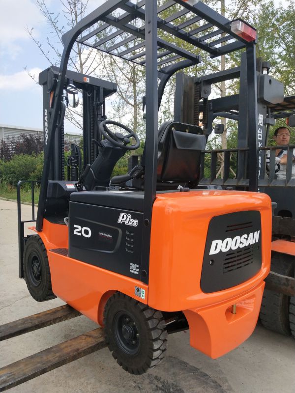 烟台合力3吨两节3米全交流蓄电池平衡重叉车cpd30电动叉车出售