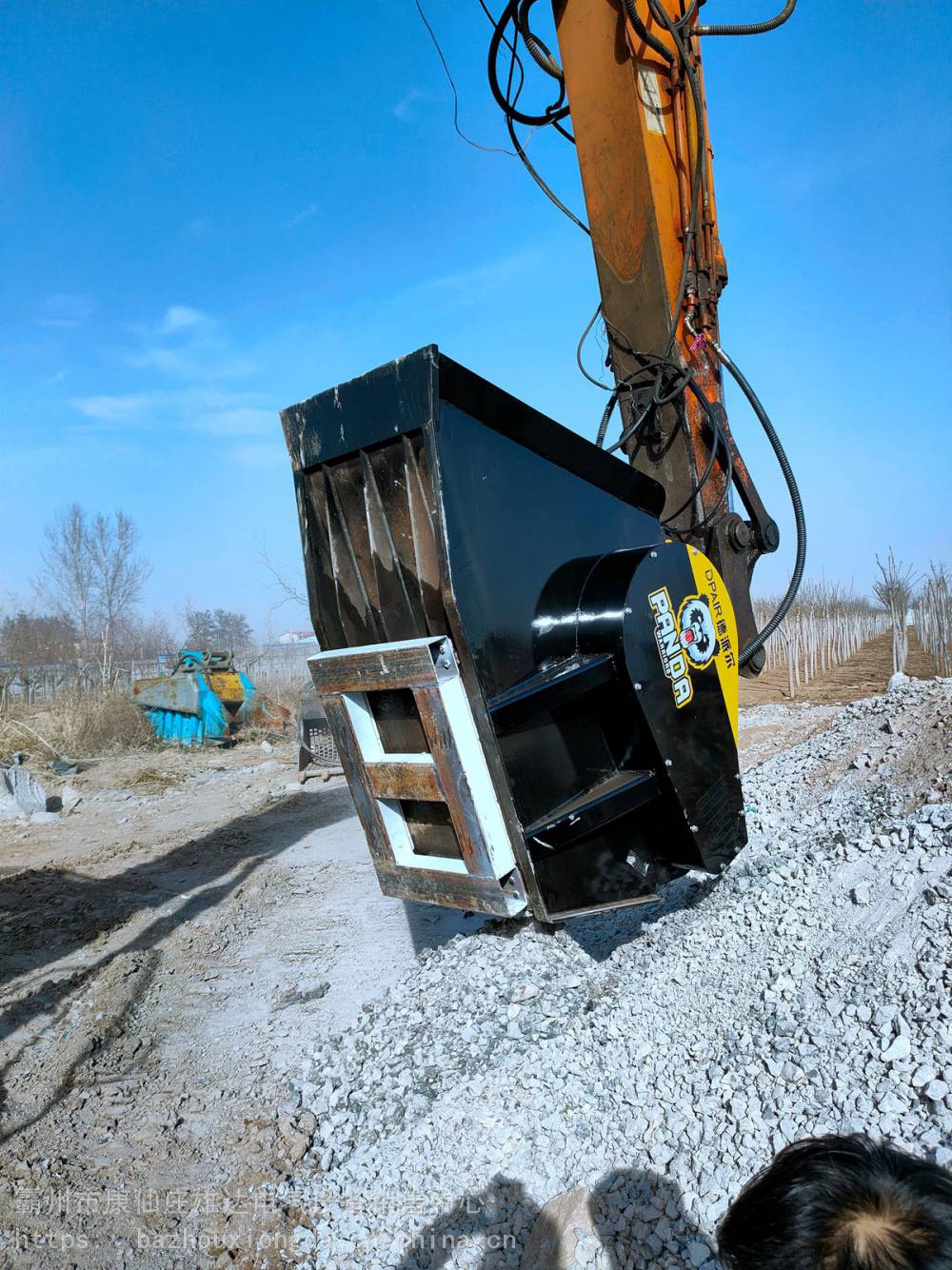 雄达可旋转混泥土液压粉碎斗勾机双轴鄂破斗碎石破碎斗鄂式粉碎斗