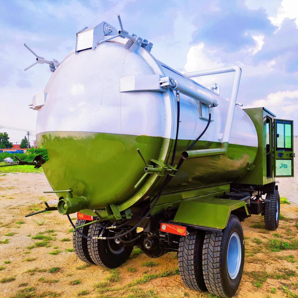 山东打农药杀虫灭煌虫喷洒药液罐车效果好5吨10吨水罐车