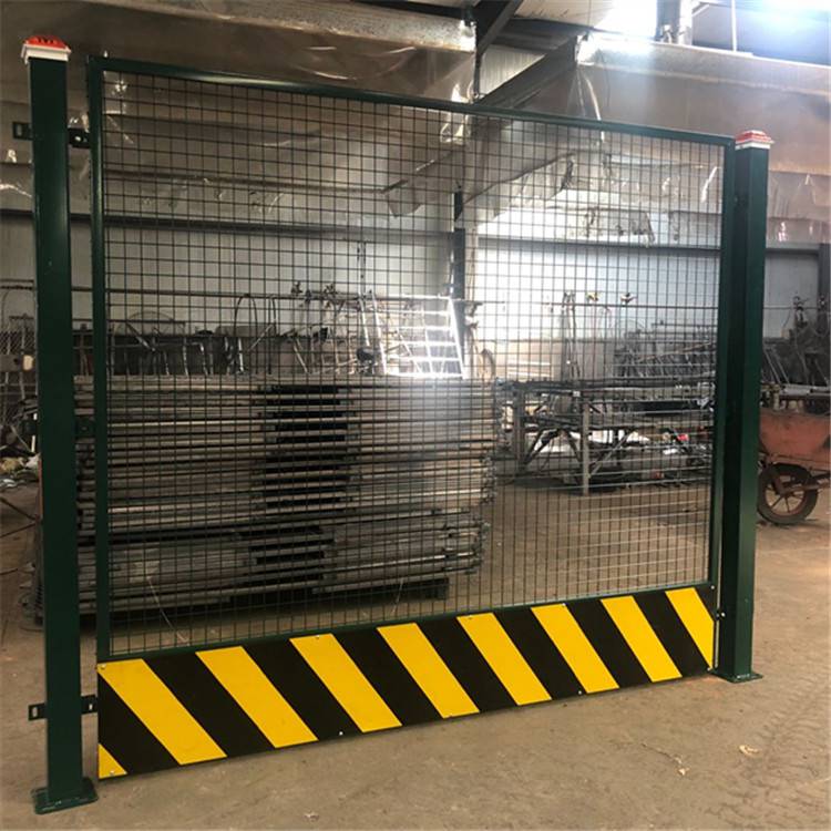 市政隔离框网护栏带警示灯隔离网