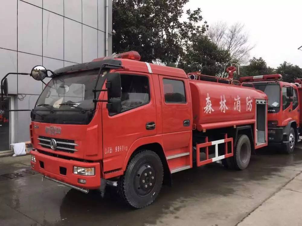 供應專勤消防車雲梯消防車通訊指揮消防車水罐消防車價格