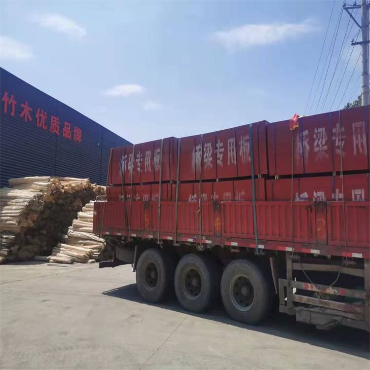 1.4mm厚度竹胶板山东临沂沂南承重力强