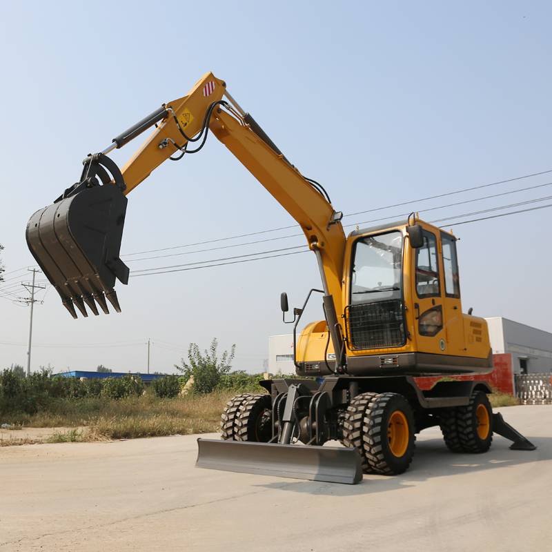 长春75胶轮微型挖掘机带升降驾驶室轮式小挖机转场灵活