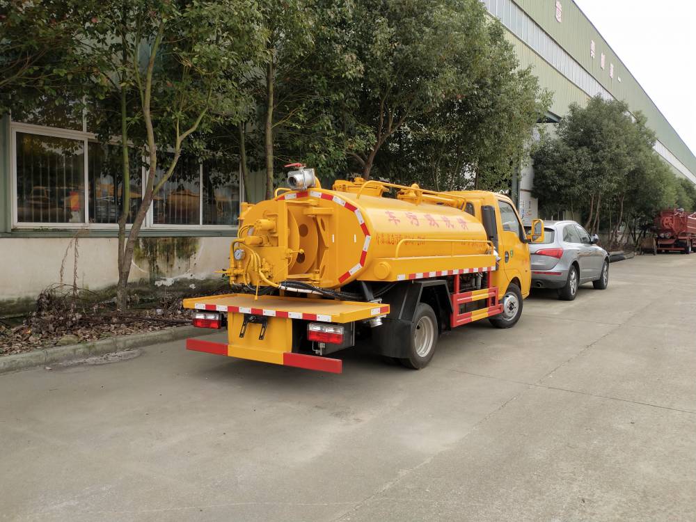 小型下水道管道疏通车东风途逸蓝牌清洗吸污车