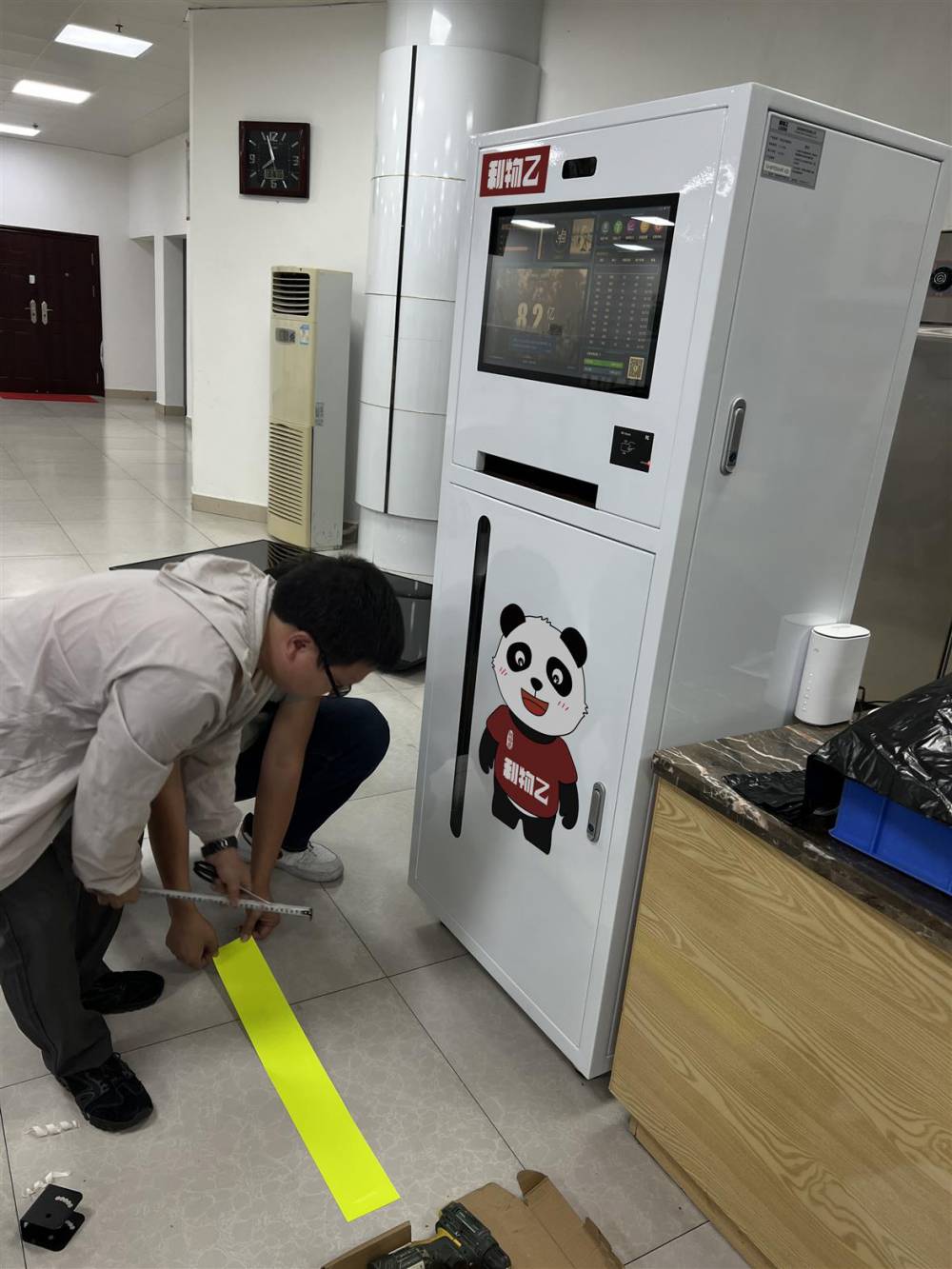 餐厅自动出盘机licp80自动吐盘机餐厅自动发盘机