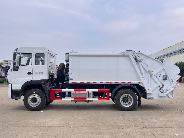 重汽华威驰乐蓝牌压缩垃圾车6方8方种类可选配大落地斗三角斗挂桶摆臂