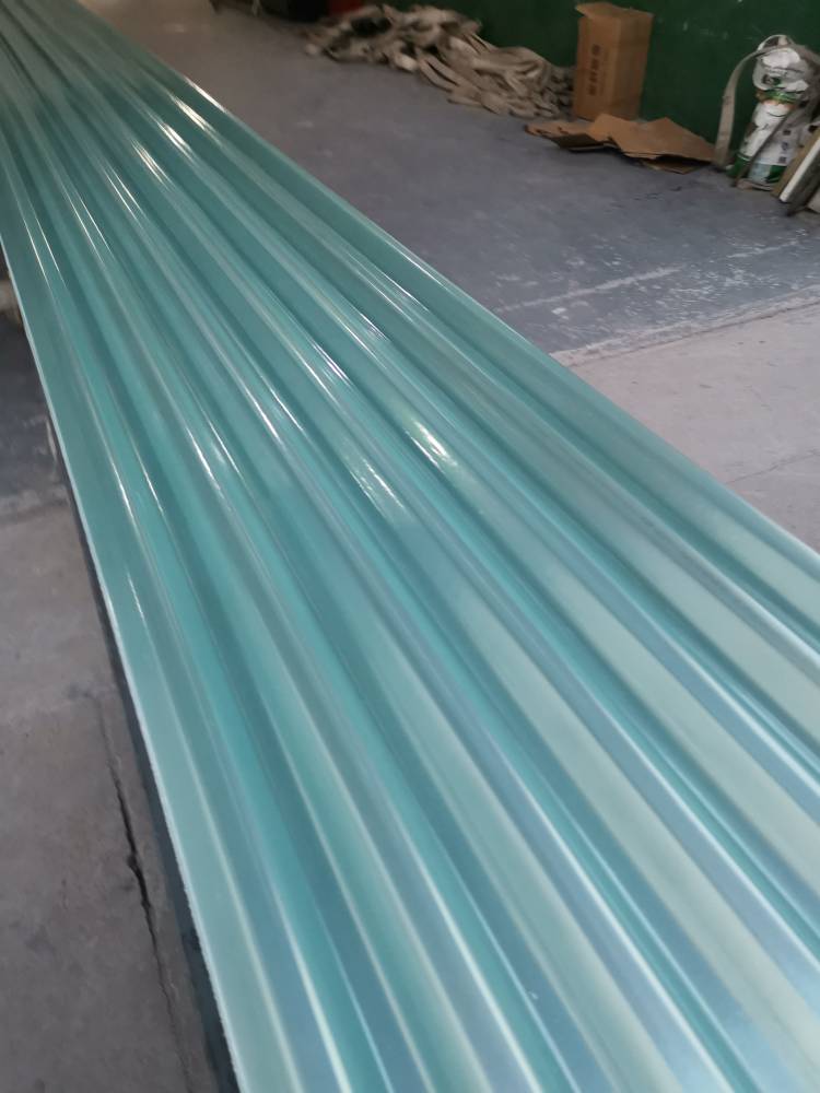 760屋面板360度封边双层艾珀耐特阳光瓦钢结构厂房修复浅蓝色阳光板