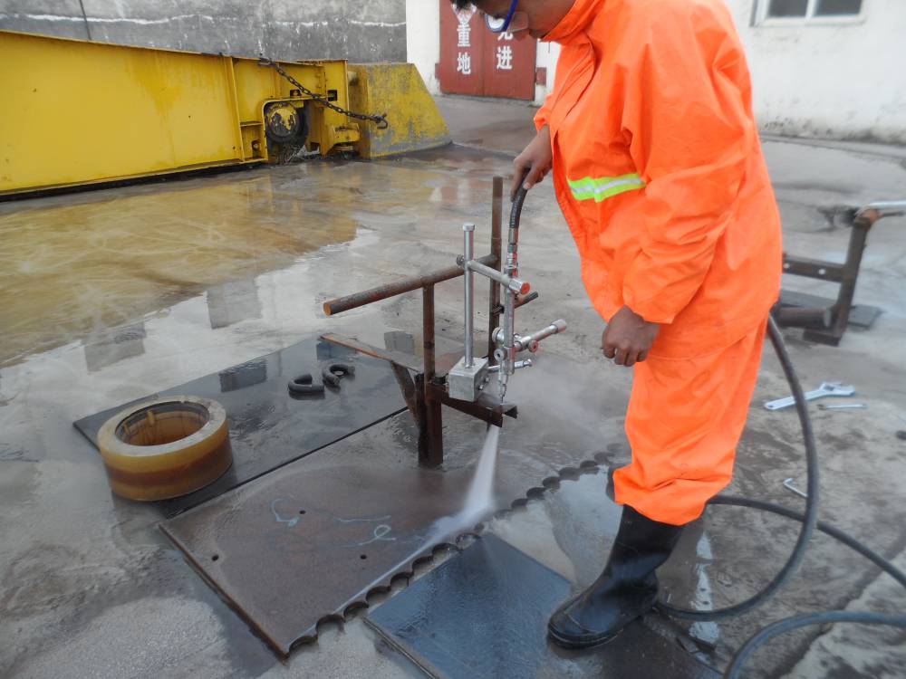 水刀切割钢板矿用水切割机便携式高压水刀小型防爆证图片