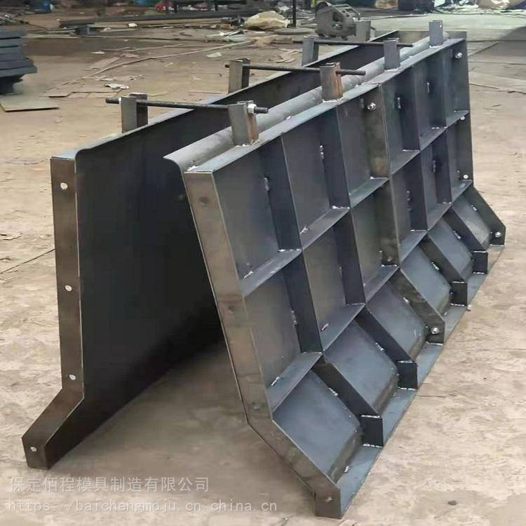 【中央分隔带护栏模具 桥梁防撞墙模具 安装技巧 钢板材质】价格_厂家