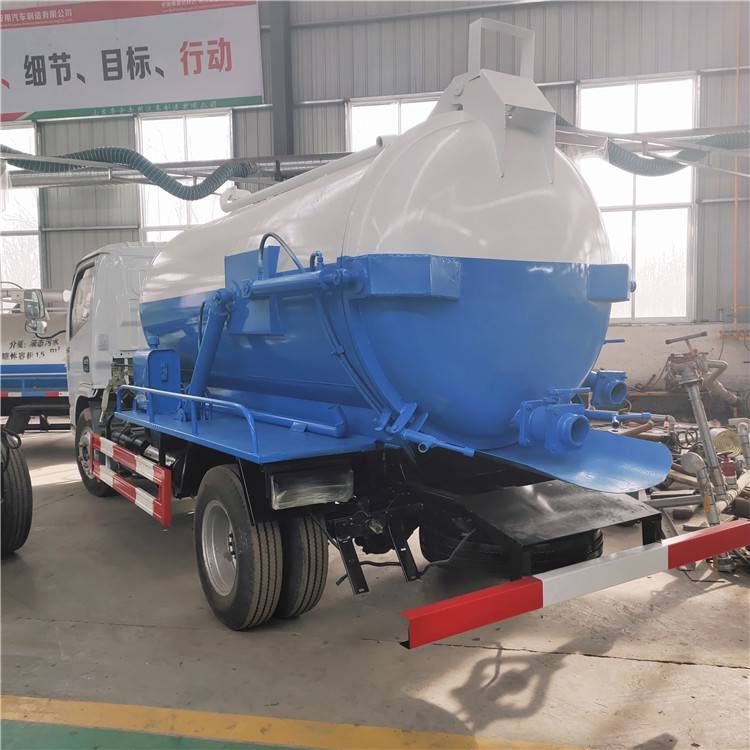 8吨吸污车小型吸污车