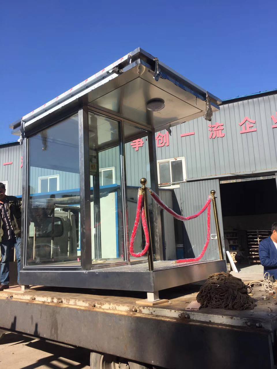 岗亭一般用作收费,值班,售票,售货,办公的比较多,岗亭可加装空调,电